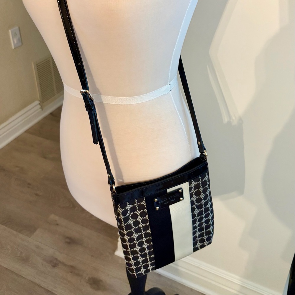 Kate Spade Black and Cream Crossbody Bag EUC